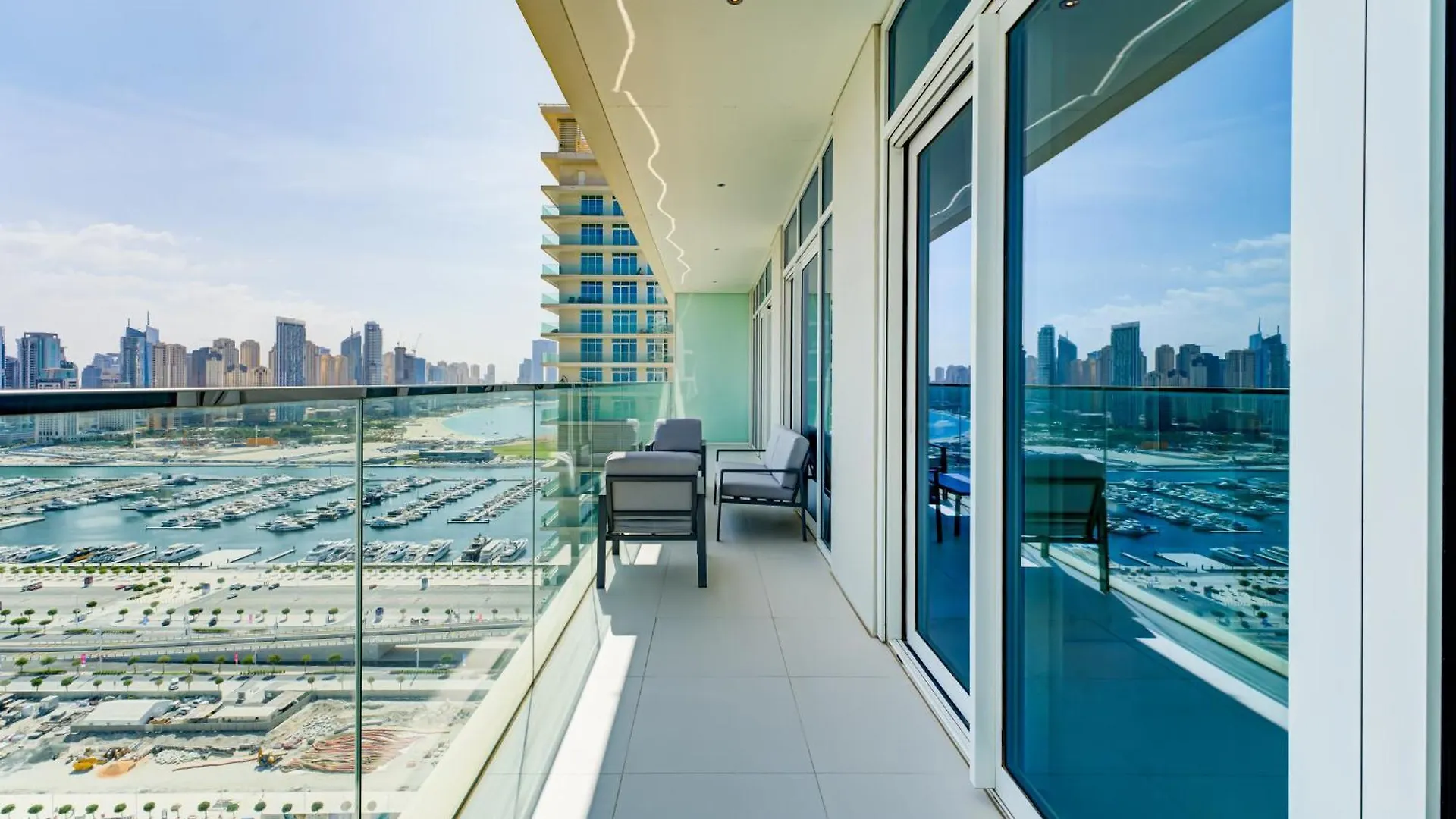 Private Beachfront 2 Bed With 180 Marina Skyline 두바이 아파트